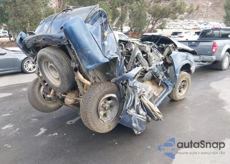 2002 Chevrolet Blazer Ls from USA, damaged, VIN 1GNCS13W72K212633